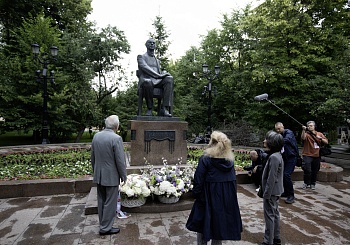 Возложение цветов к памятнику С.В. Рахманинова (22.06.2025)