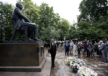 Возложение цветов к памятнику С.В. Рахманинова (22.06.2025)