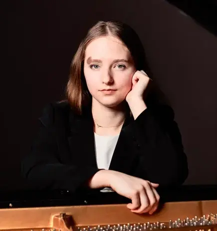 Лия Николсон